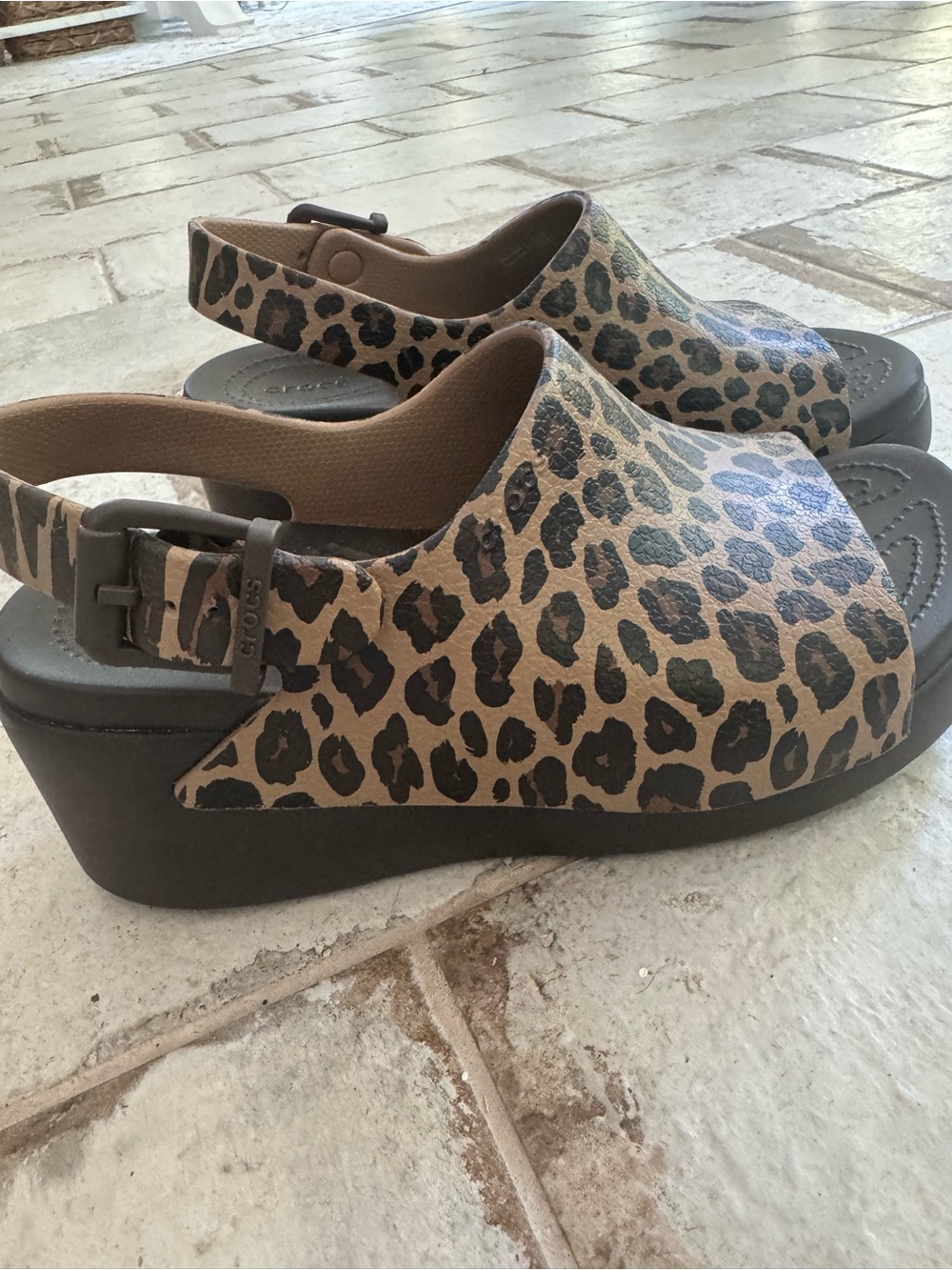 CROCS Platform Dylan Leopard Print